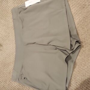 Yogalicious Women's Lux On-The-Move 4" Short 2X NEW WITH TAGS